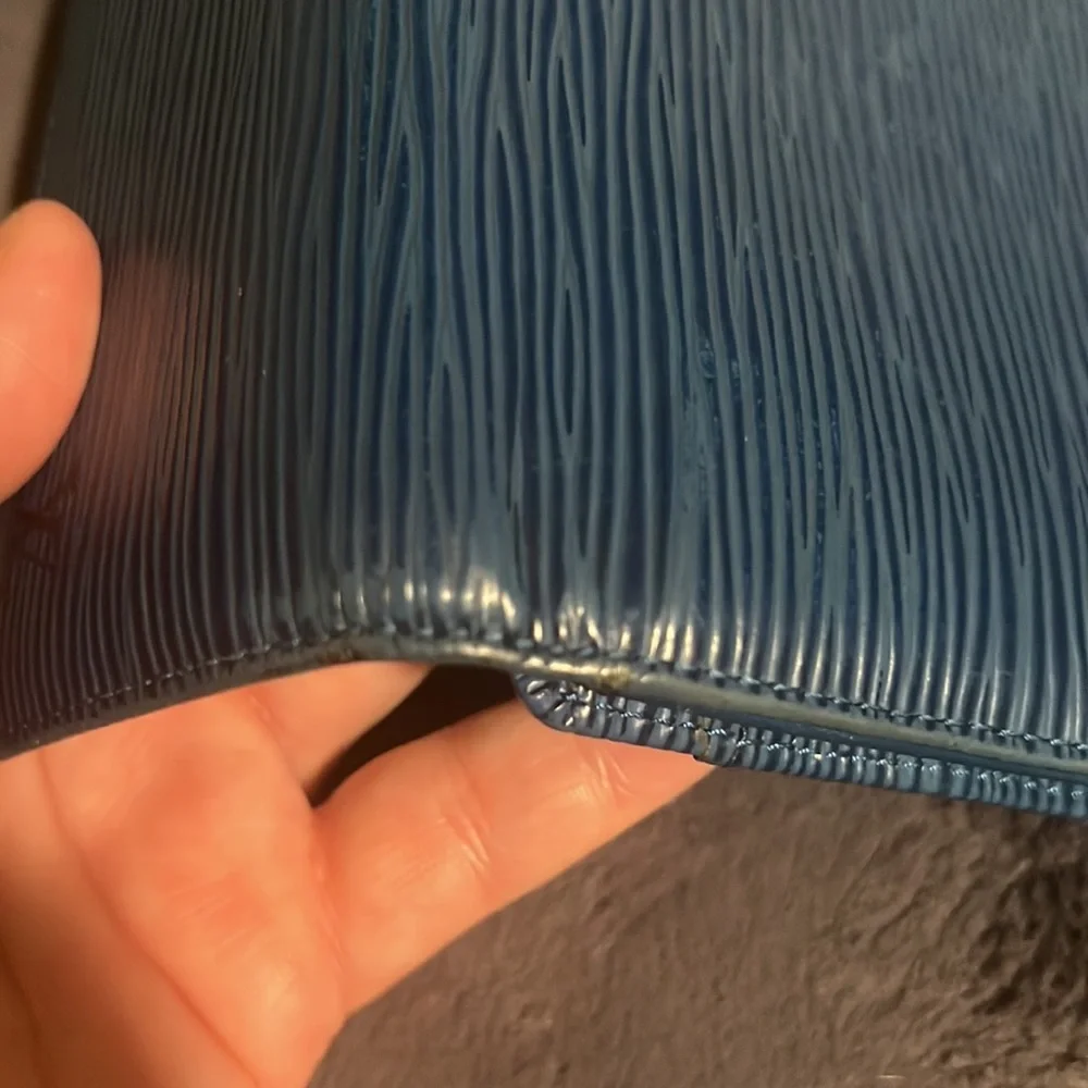Authentic Vintage Louis Vuitton Blue Epi wallet with chain